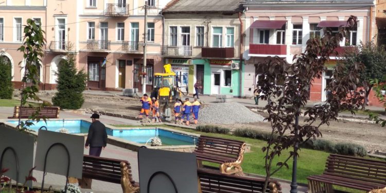 Ймовірне подвійне витрачання бюджетних коштів на встановлення бруківки у Підгайцях