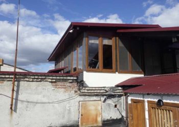 Поліція наразі не знайшла на даху багатоповерхівки “відпочинкового комплексу” Головка