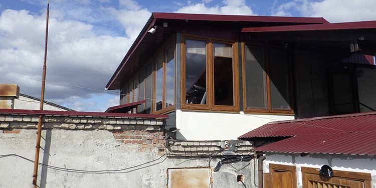 Поліція наразі не знайшла на даху багатоповерхівки “відпочинкового комплексу” Головка