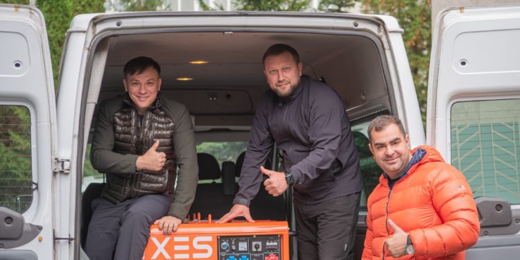 Труш хвалиться генераторами, котрі закупили для оборони області благодійники