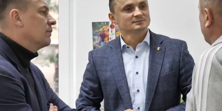 Під час війни Тернопільська обласна рада оголосила тендер на ремонт покрівлі на 2 110 033 гривень