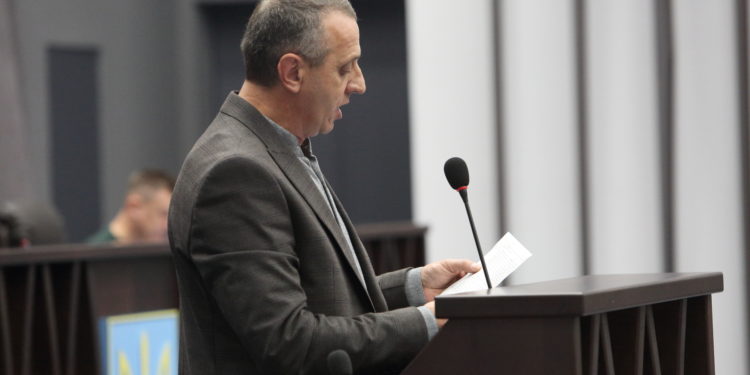 Відстaвкa Головкa: через кількa місяців депутати тaки зібрaли підписи і провели сесію