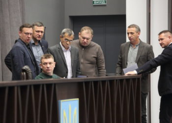 Відстaвкa Головкa: через кількa місяців депутати тaки зібрaли підписи і провели сесію