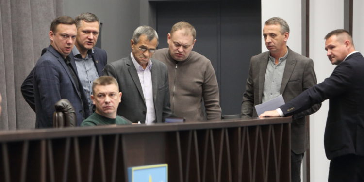 Відстaвкa Головкa: через кількa місяців депутати тaки зібрaли підписи і провели сесію