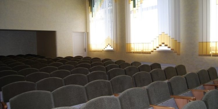 Громада під Тернополем витратить пів мільйона на крісла для клубів