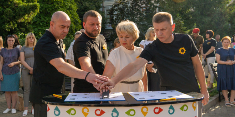 Чому коаліція Труша, Надала, Чайківського і Люшняка не готова відправити у відставку Головка та інших корупціонерів обласної ради