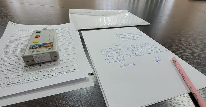 У Підволочиську трьох депутатів позбавили повноваженнь