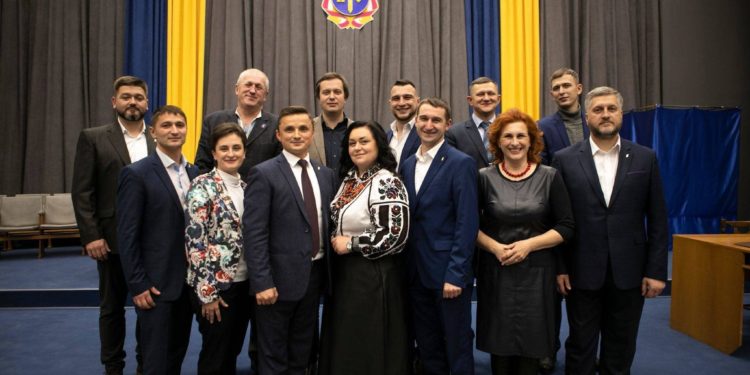 З Тернопільської обласної ради можуть відкликати усіх депутатів-свободівців