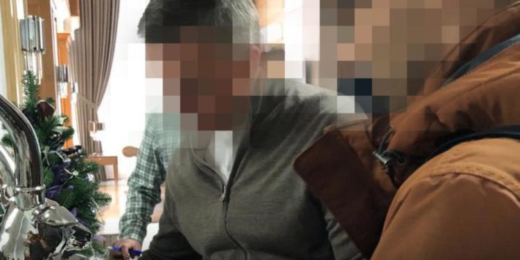 Однопартійця Чайківського нардепа Лабазюка із “За майбутнє” викрили на передачі хабаря 150 тисяч доларів