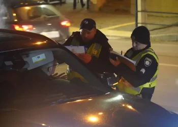 У стані алкогольного сп’яніння за кермом поліція затримала власників скандальної забудови на Шпитальній