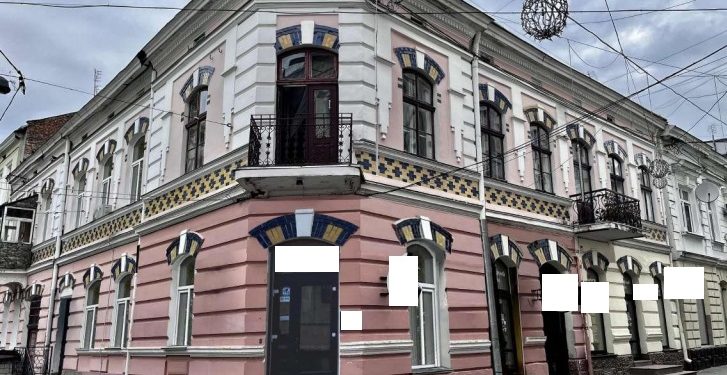 У центрі Тернополя демонтують 21 вивіску