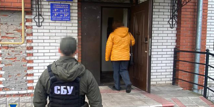 Вимагання 300 тисяч доларів США – про підозру повідомлено депутату Тернопільської райради