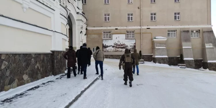 СБУ прийшла з обшуками в Почаївську лавру