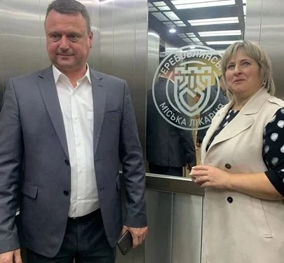Міський голова Теребовлі урочисто відкрив ліфт в місцевій лікарні