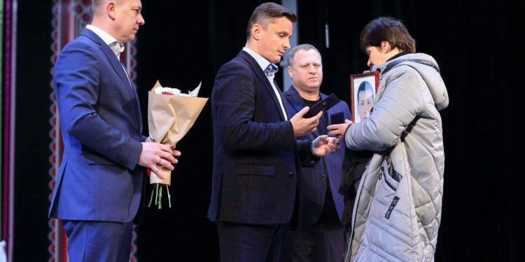 Перший заступник голови Тернопільської облради Володимир Болєщук лобіює квітковий бізнес дружини