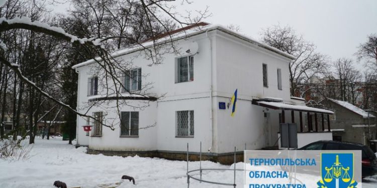 Тернопільській обласній раді прокуратура не дозволила «роздерибанити» дитячий будинок