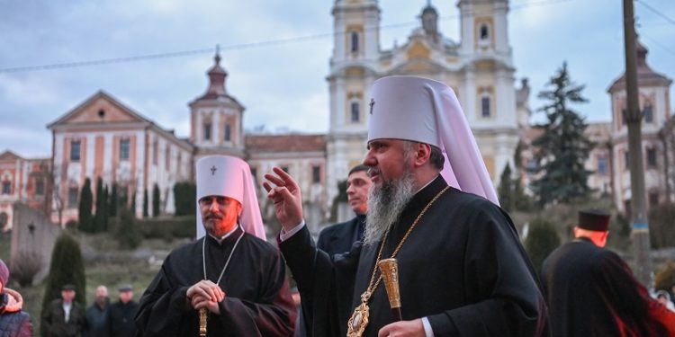 Митрополит Епіфаній у Свято-Миколаївському соборі Кременця звершив молебень за перемогу України