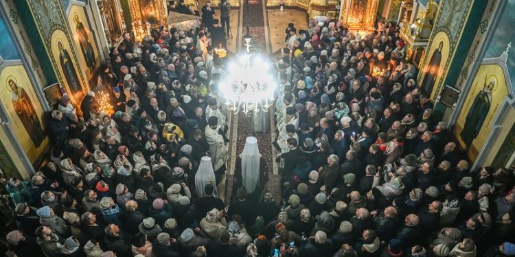 Митрополит Епіфаній у Свято-Миколаївському соборі Кременця звершив молебень за перемогу України