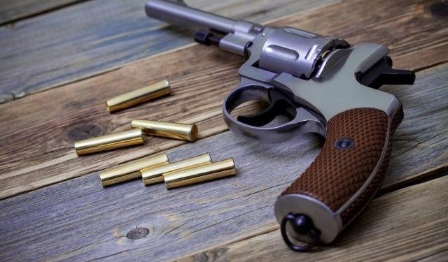 В туалеті тернопільської лікарні знайшли зброю і боєприпаси