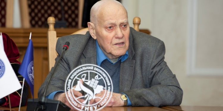 Помер колишній ректор Тернопільського економічного університету Олександр Устенко