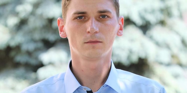 Головний муніципал Тернополя придбав дружині автівку за кошти, яких у нього не було