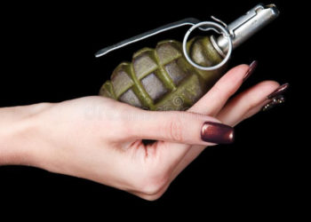 В Заліщиках на Тернопільщині жінка принесла в поліцію гранату