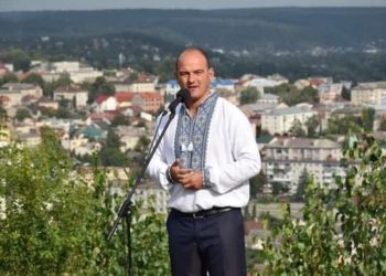 50 тисяч гривень мер Чорткова Шматько віддав на ремонт тротуару