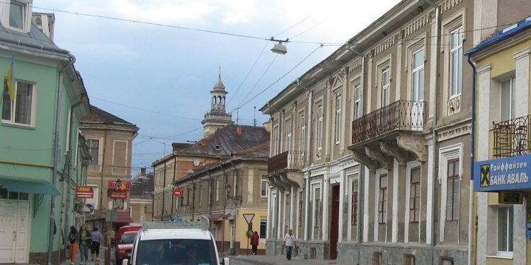 У містечку на Тернопільщині хочуть відремонтувати вулицю за більше ніж 11 мільйонів гривень