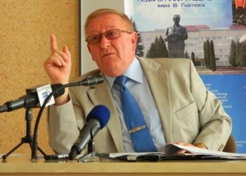 У Тернополі викладач вишу розповідав на парах про «жіночу логіку» і дівчат, які «провокують зґвалтування»