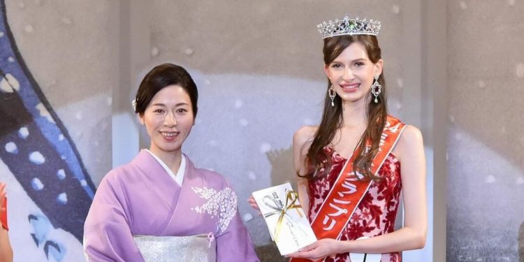 Кароліна Шийно відмовилася від титулу “Міс Японія” – подейкують через стосунки з одруженим чоловіком