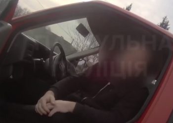 “Обласну раду підійму”: на Тернопільщині депутат неадекватно поводився з патрульними