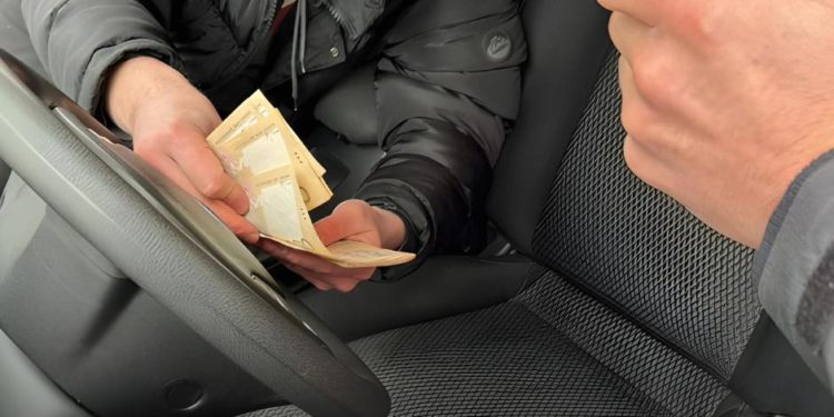 Вимагав від військового частину коштів на лікування: викрито депутата Тернопільської облради