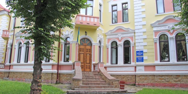 Хто стане директором головної бібліотеки Тернопільської області