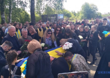 Матір 21-річного військового із Тернополя третій раз ховає свого сина