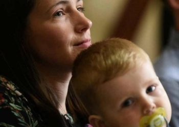 Мамі врятованого від СМА Арсенчика Бориса доводиться виправдовуватися за зібрані гроші
