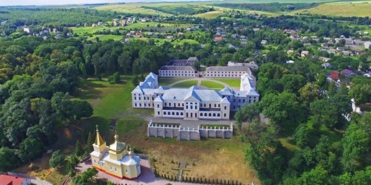 Вишнівецький палац.