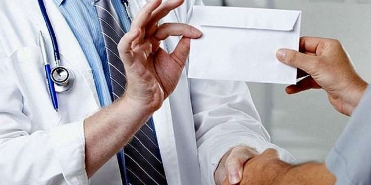 Тернопільська клініка “Медікус” потрапила у скандал через підробку документів для ЛКК