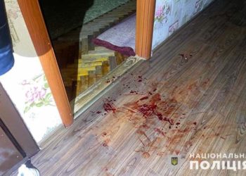 У Тернополі затримали чоловіка, який на очах у 6-річної дитини, ножем поранив дружину