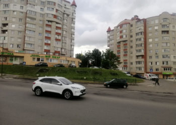 У Тернополі занедбали «патріотичні клумби» із прапорами ЄС та США