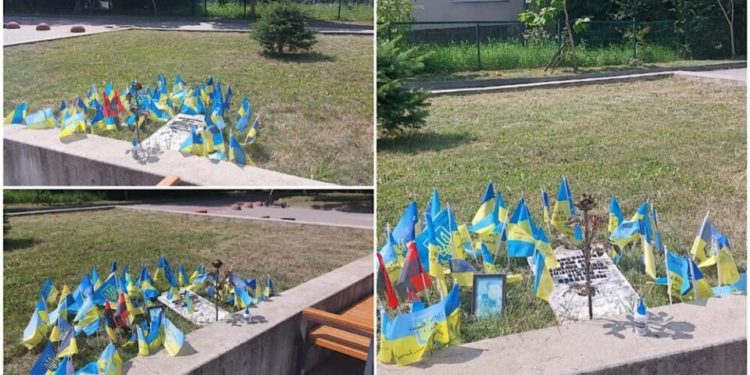 Працівник тернопільського парку потрапив у скандал через фото загиблих воїнів