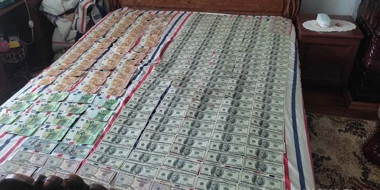 На Тернопільщині представники ТЦК заробляли на ухилянтах 150 тисяч доларів щомісяця