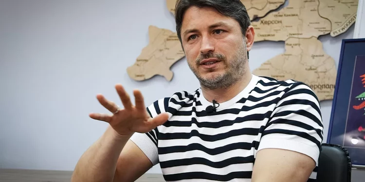 Шоумен Притула збирає донати на ЗСУ, але купив три квартири в Києві за мільйони, – ЗМІ