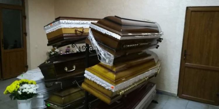 Тернопільських підприємців оштрафували за тендерну змову під час продажу трун та хрестів