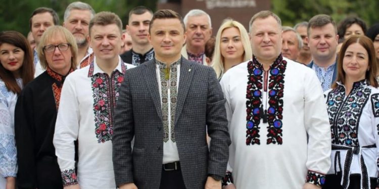 Сьогодні депутатів Тернопільської обласної ради скликають на засідання, щоб розглянути заяви головка