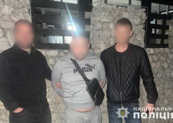 Допомагав ухилянтам втекти з країни за 9000 доларів: на Тернопільщині спіймали чергового “рішайлу”