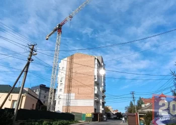 Нову багатоповерхівку замість приватного будинку будують у Тернополі