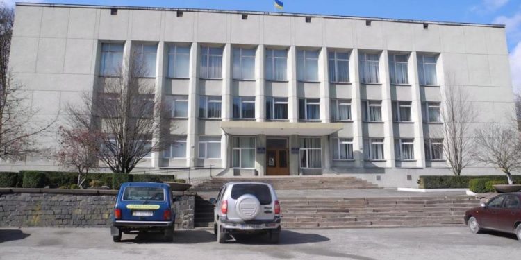 У Тернопільській ОВА визначаються з новим керівником Кременецької районної адміністрації