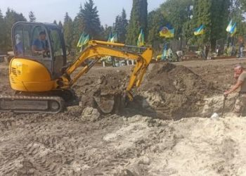 Як тернопільська прокуратура захищає комуністичну «святиню»