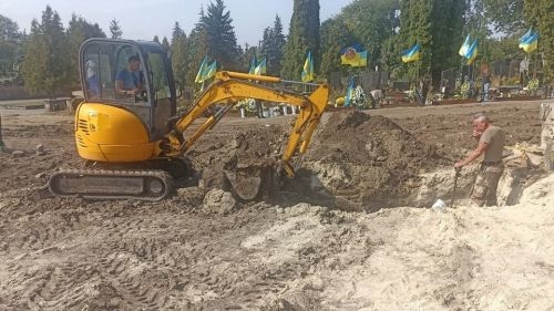 Як тернопільська прокуратура захищає комуністичну «святиню»