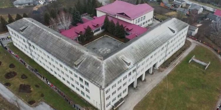 У Зборові майже 500 учнів навчаються дистанційно через відсутність опалення в школі